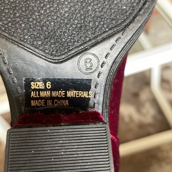 Woman’s booties - Picture 7 of 7